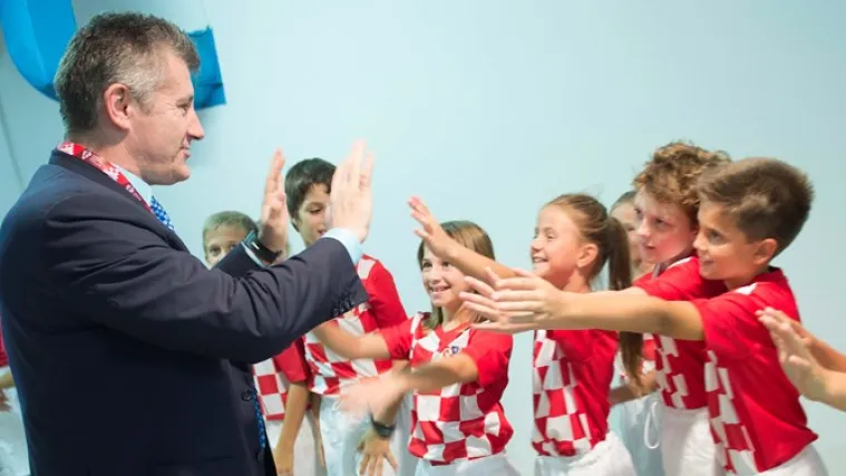 'Gospodine predsjedniče, biste li dopustili divlja&scaron;tvo na Pantovčaku?'