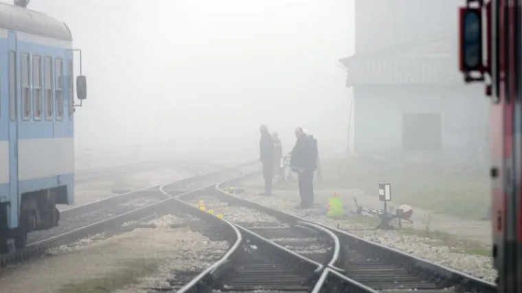 Vlak naletio na mu&scaron;karca koji je preko pruge gurao bicikl