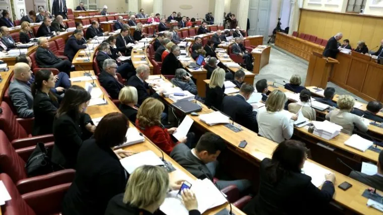 Sabor tankom većinom izmijenio proračun za 2014.