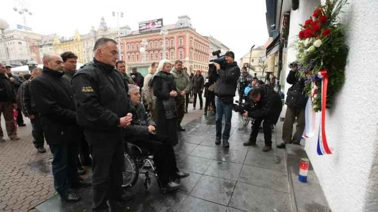 'Od danas tražimo i smjenu premijera Milanovića!'