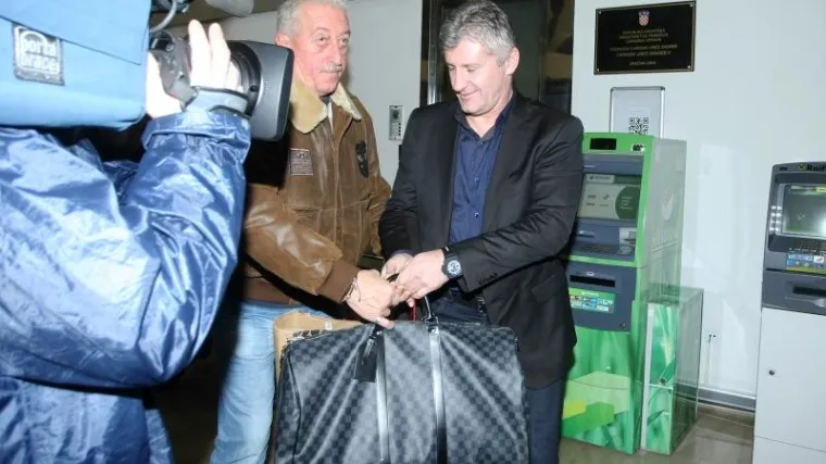 &Scaron;uker sletio na Pleso: 'Evo, napokon sam se vratio!'