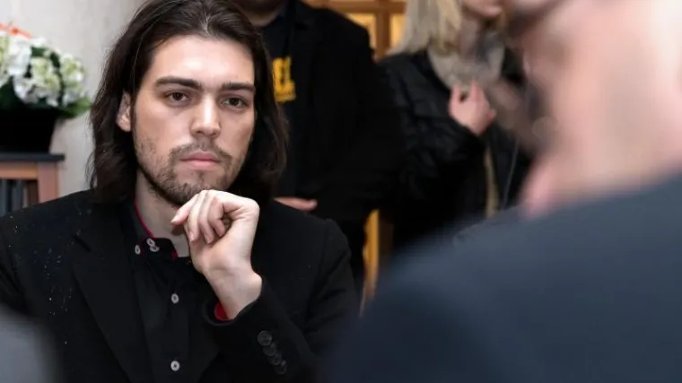 Mladi aktivist u prvoj velikoj političkoj utakmici