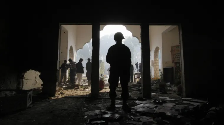 Pakistanska vojska ubila 32 militanta, ukinut moratorij na pogubljenja