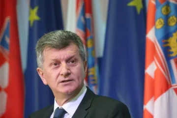 Kujundžić objavio svoje donatore, čeka se Grabar Kitarović