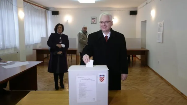 Predsjednički kandidati obavili svoju građansku dužnost