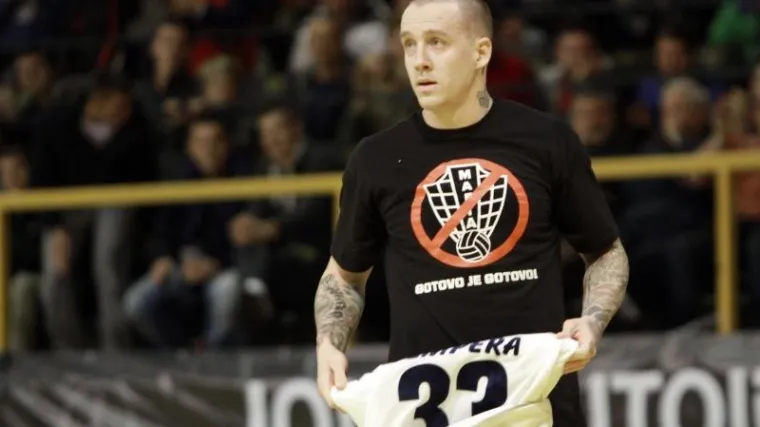 Pokrenut postupak protiv Kukoča zbog majice - 'HNS mafija'