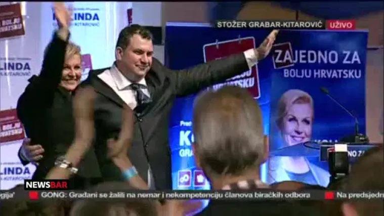 Kolinda tuče muža