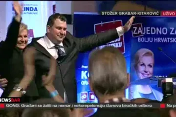 Kolinda tuče muža