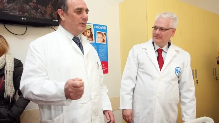 Josipović nakon dočeka obi&scaron;ao Petrovu bolnicu