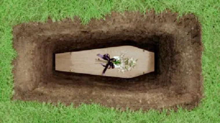 Gradonačelnik onemogućio romskoj obitelji pokop bebe!