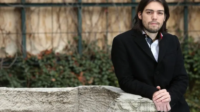 'Pogledajte dobar film, a ne laži koje serviraju ono dvoje kandidata'