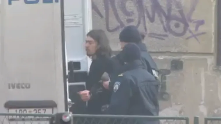 Pogledajte deložaciju tijekom koje je uhićen Ivan Vilibor Sinčić