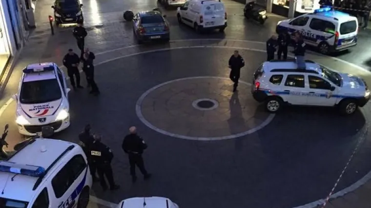 Napadač na draguljarnicu u Montpellieru sam se predao policiji