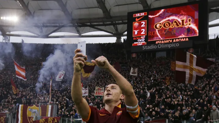 Totti donio bod Romi pa 'opalio' selfie s navijačima