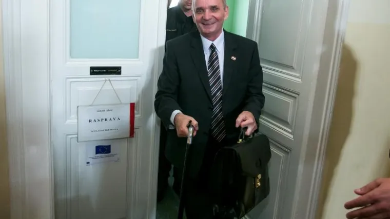 Ustavni sud Branimiru Glavašu ukinuo presudu za ratni zločin