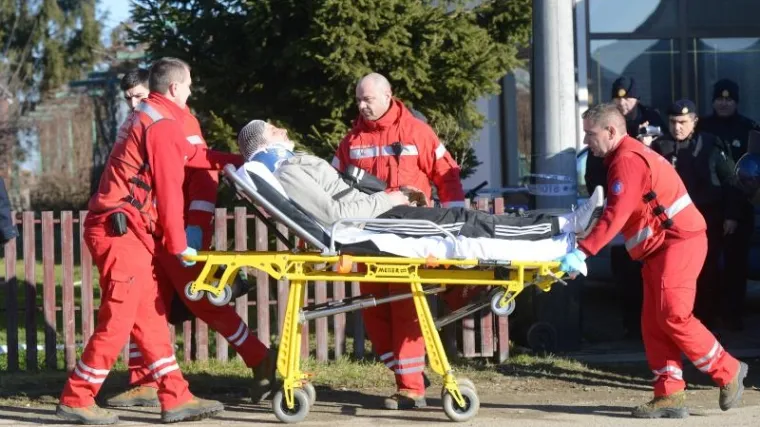 Policija iznijela Sinčića i užetom spu&scaron;tala aktiviste: Ima i ozlijeđenih