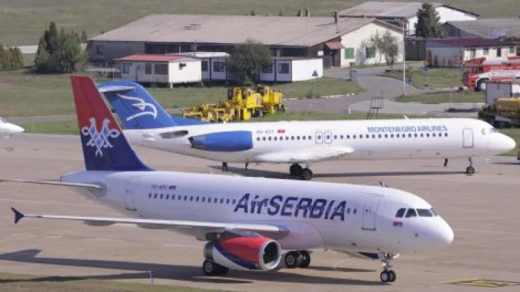 Zapalio se motor zrakoplova, morao hitno sletjeti