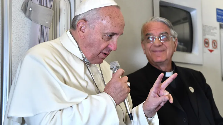 Papa poručio vjernicima da se ne moraju množiti poput zečeva