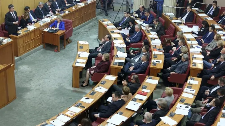 'SDP ne želi za&scaron;tititi žrtve Reiffeisen stambenih zadruga'