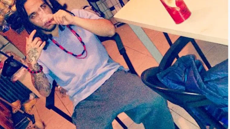 Problematični tinejdžer nadrapao zbog 'smajlića' na Facebooku!