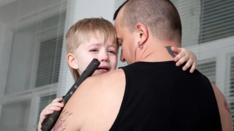 Trogodi&scaron;njak iz vatrenog oružja nastrijelio oca i trudnu majku!