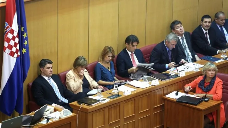 Vlada predložila fiksirani tečaj franka za obrtnike i poljoprivrednike