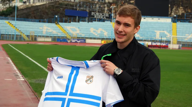 Bradarić finalizirao transfer te potpisao za Rijeku na tri i pol godine