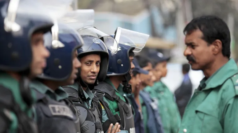 Oporbeni aktivisti napali autobus, devet osoba živo izgorjelo