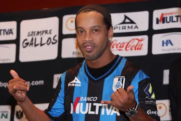 Legendarni Ronaldinho karijeru će nastaviti u Angoli?