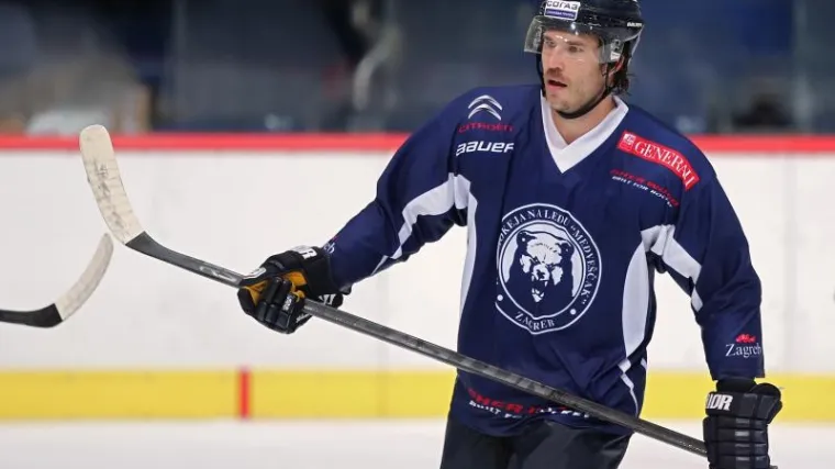 Biv&scaron;i hokeja&scaron; Medve&scaron;čaka pronađen mrtav u svom stanu!