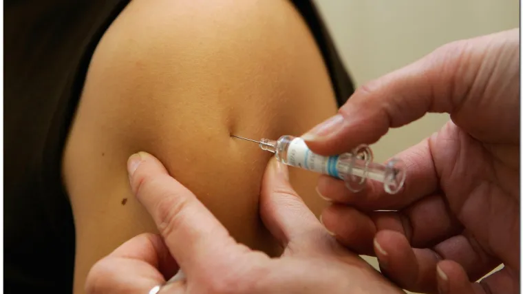 Stručnjaci i mediji iz BiH: protivnici cijepljenja krivi za epidemiju