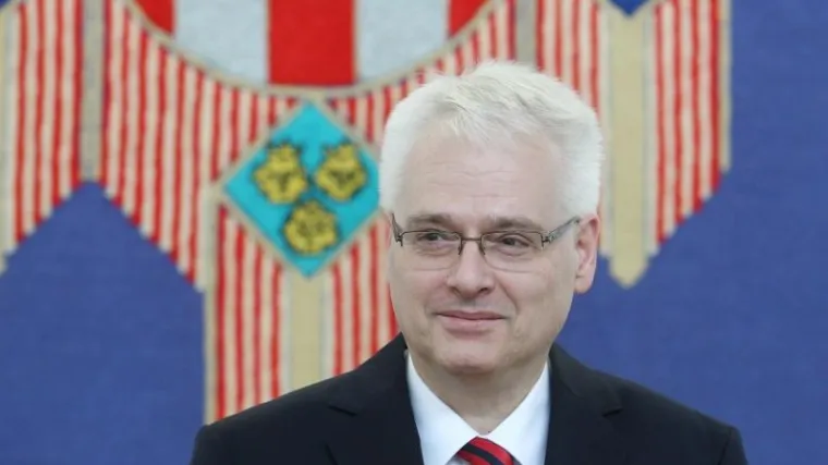 Josipović ipak želi jo&scaron; pola godine primati predsjedničku plaću!
