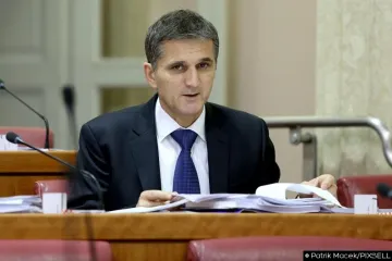 'Ovo je teže od Ane Karenjine, a vi u tri dana želite da se izglasa zakon'