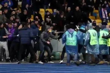 UEFA kaznila Dinamo Kijev zbog ulijetanja navijača na teren
