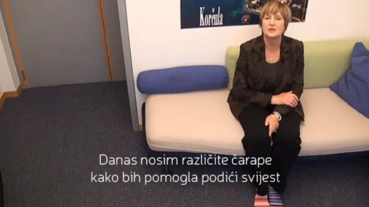 Ruža Tomašić u različitim čarapama podiže svijest o Downovom sindromu