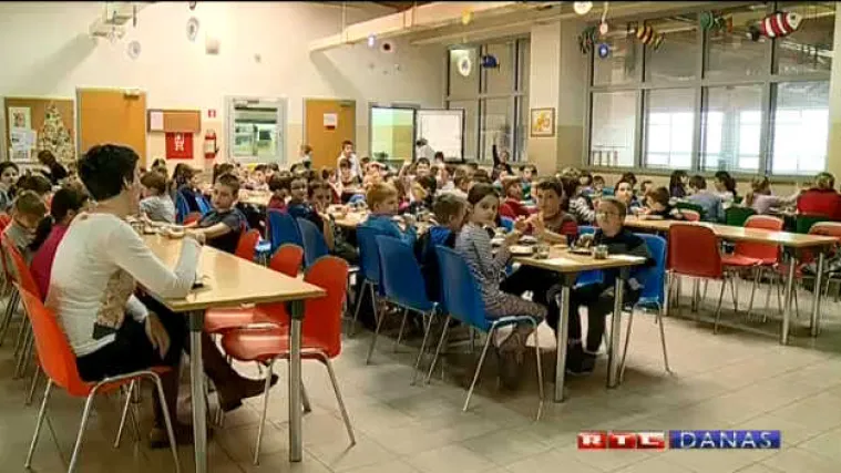 Roditelji vi&scaron;e od deset tisuća djece ne mogu platiti prehranu u &scaron;koli!