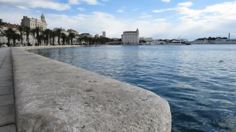 Pred nama je sunčan dan, u Dalmaciji jo&scaron; ponegdje olujna bura