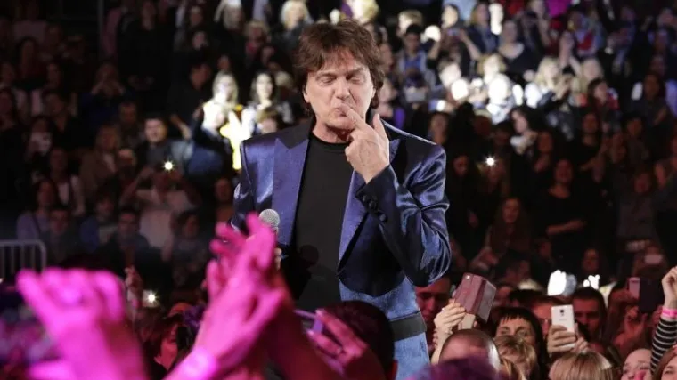 Zdravko Čolić zapalio Arenu za Dan žena