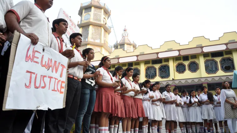 Molitve za časnu sestru koju su grupno silovala šestorica mladića!