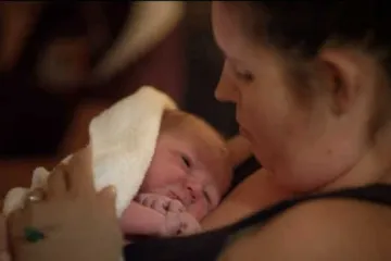 Gledao porođaj svog sina s 4.000 kilometara udaljenosti!