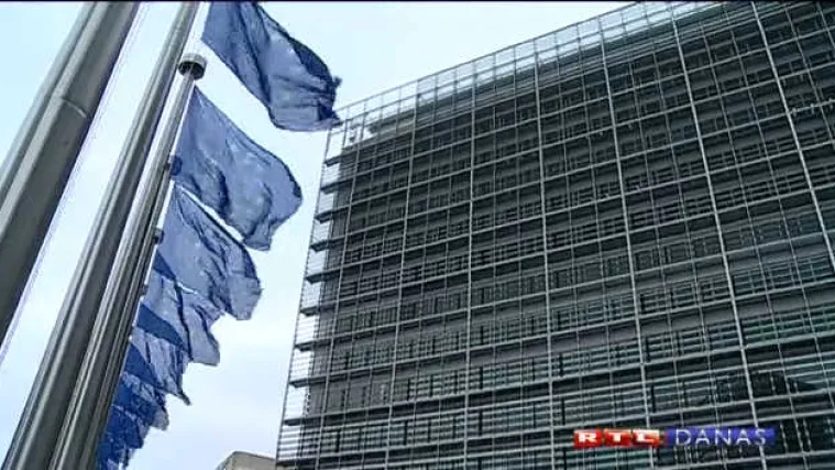 Vlada će izbaciti lo&scaron;e radnike iz javne uprave da bi dala za Bruxelles