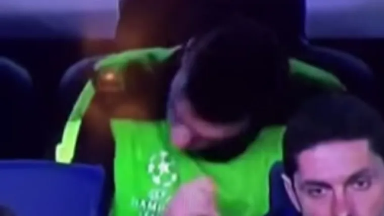 Čudne grimase i pokreti: &scaron;to je to Džeko izvodio na klupi?