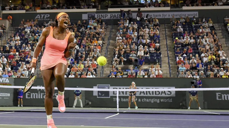 Williams i Halep u polufinalu, Bacsinszky se presvukla nasred terena