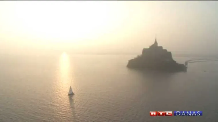 Mjesečev spektakl: more se podignulo za 15 metara, surferi uživali