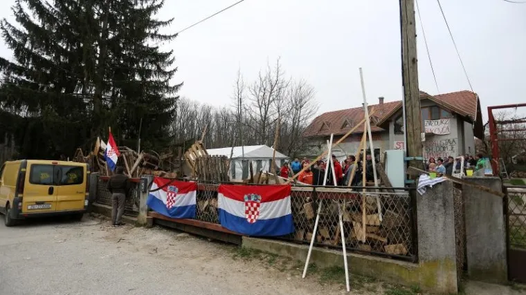 Policija demantira navode da je odbila izvršiti deložaciju Cvjetkovića