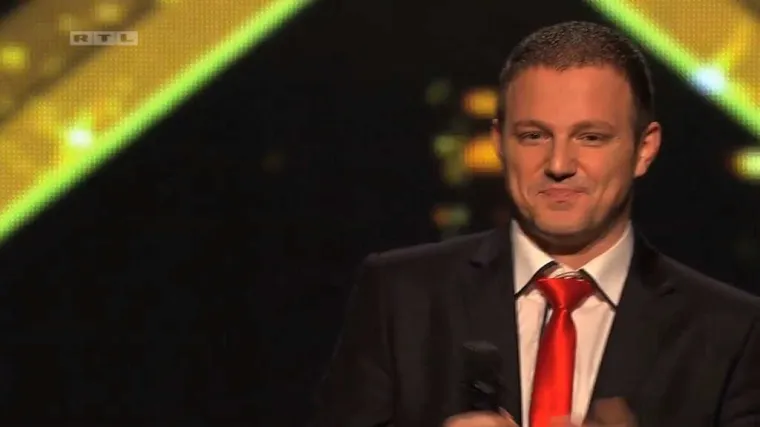 Kandidat je šarmirao Aleksandru Kovač pjesmom Fly me to the moon