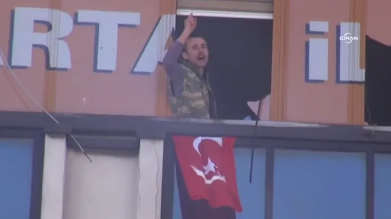 Naoružani napadač upao u prostor stranke predsjednika Erdogana