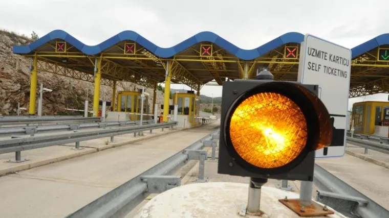 Pijani Varaždinac u&scaron;ao u krivu traku na naplatnim kućicama te napao HAC-ova djelatnika