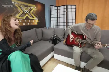 Aleksandra Kovač vježba jogu u pauzama snimanja ‘X Factora’ i pjeva s Massimom