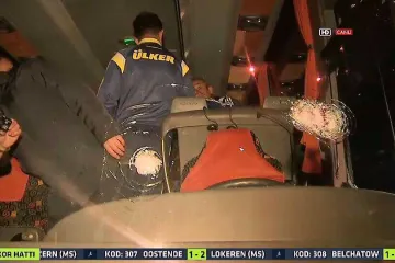 Napadnut autobus nogometaša Fenerbahcea, propucan vozač